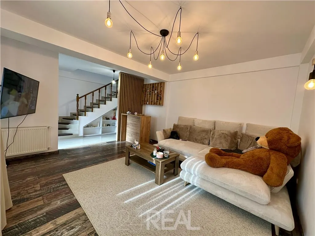 Casa de vannzare Bragadiru -Triplex 116 mp + curte proprie 105 mp — 2