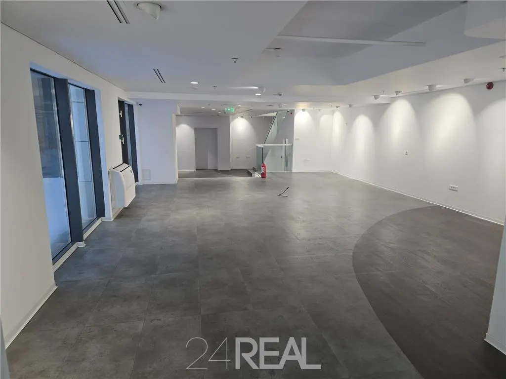 Inchiriere spatiu comercial - pretabil Horeca — 3