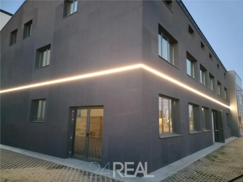 Spatiu comercial - stradal DN1 - showroom + depozitare — 3