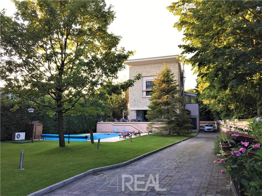 Vila cu piscina in zona  - Iancu Nicolae - Lidl ( teren 1500 Mp) — 2