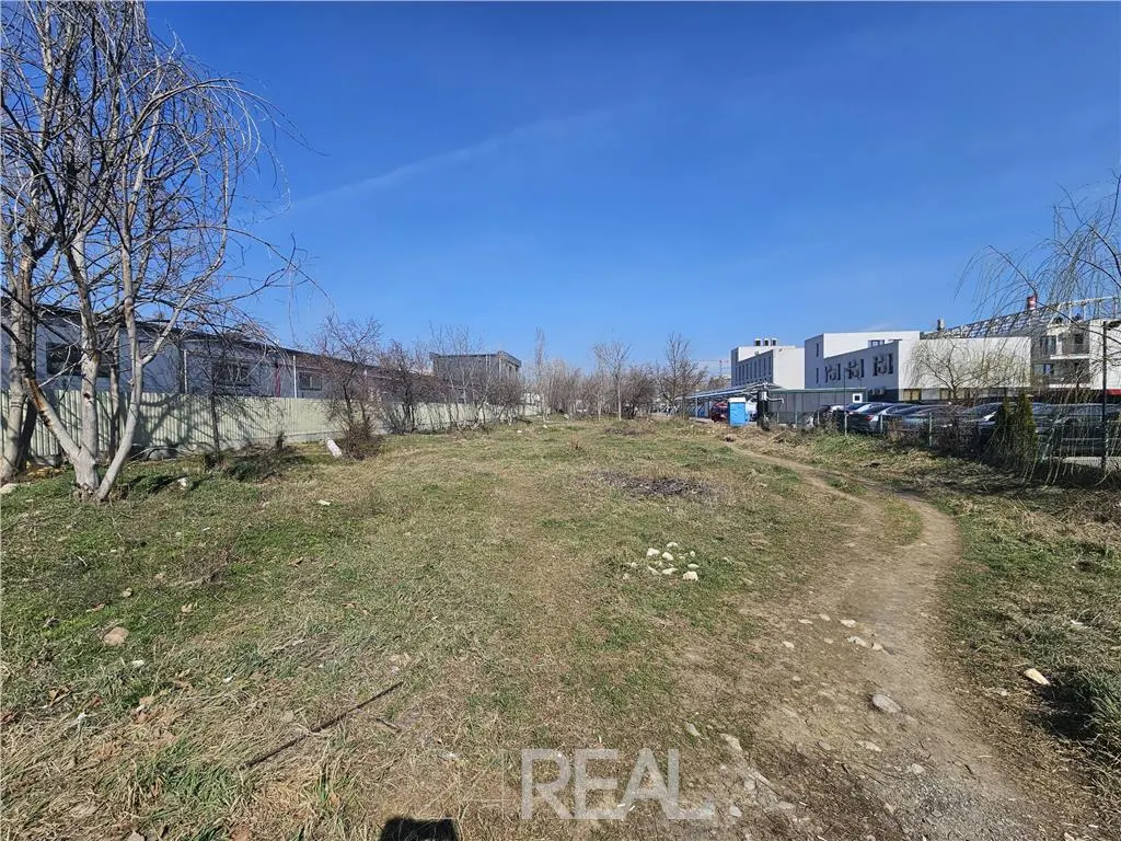 Teren de vanzare stradal - Theodor Pallady - 3348 mp — 3