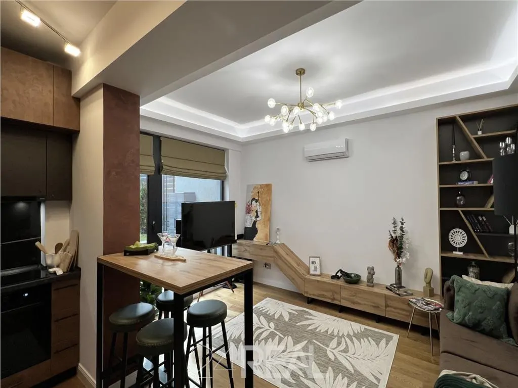 Inchiriere apartament zona Unirii - terasa si garaj — 2
