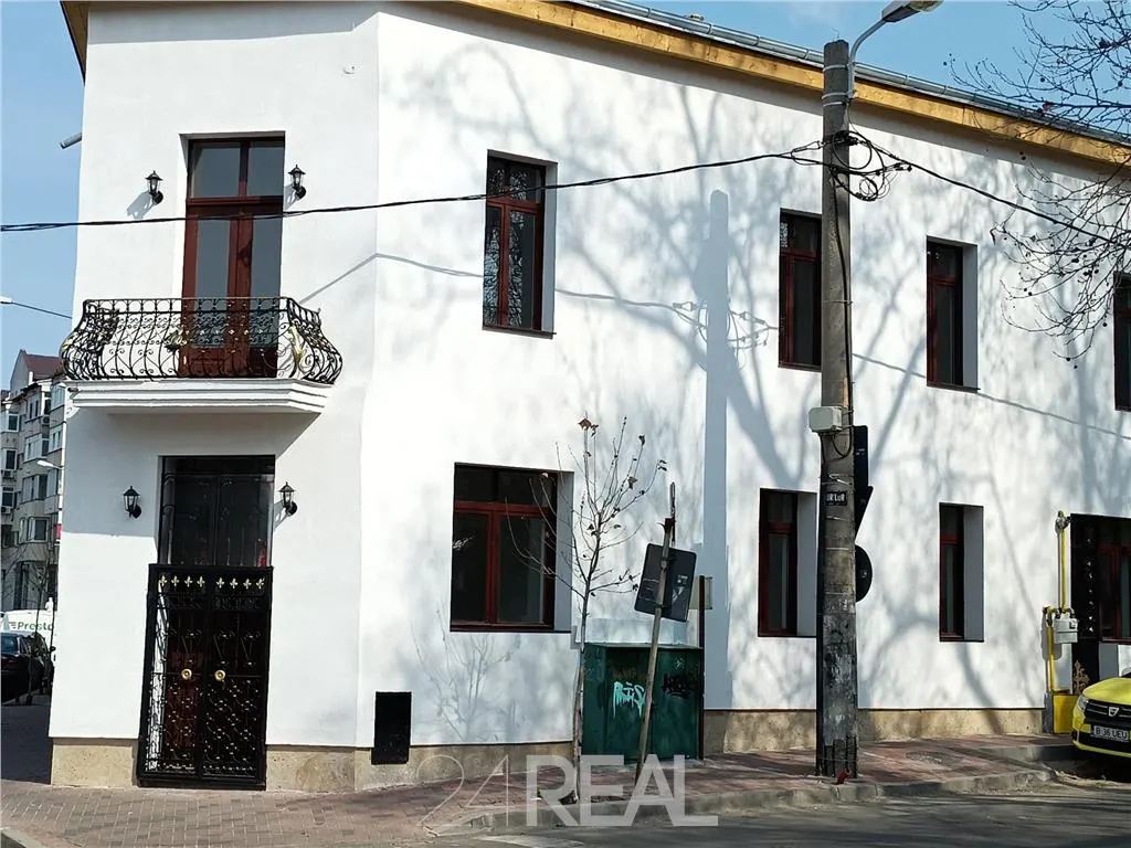 Spatii de birouri sau Comercial -  zona Unirii - 300 mp — 2