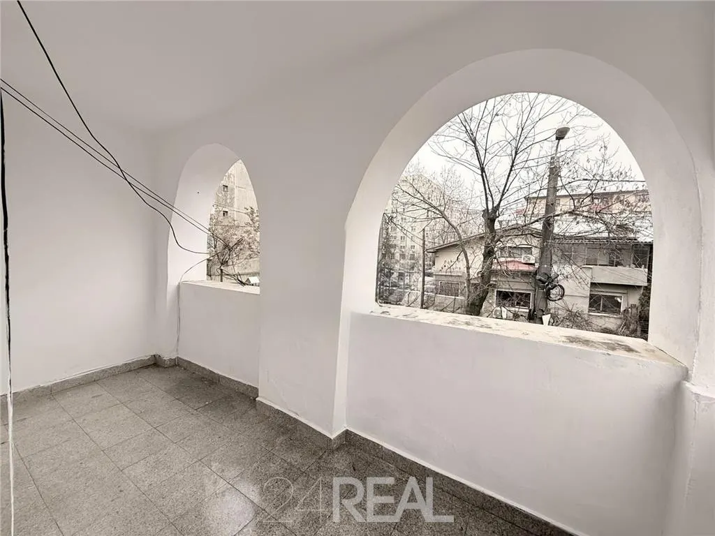 Vila moderna de inchiriat - 250 mp + 100 mp curte-Podul Grant — 3