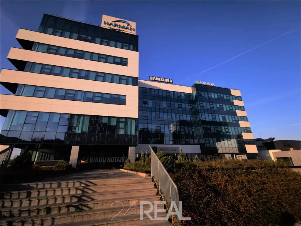 Class A Office Building -  myHive MetrOffice - de la 296 mp — 2