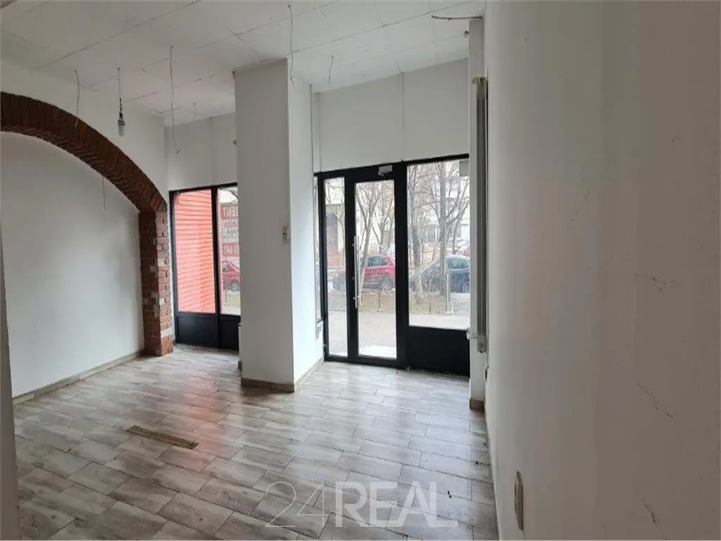Vanzare spatiu comercial 68 mp — 3