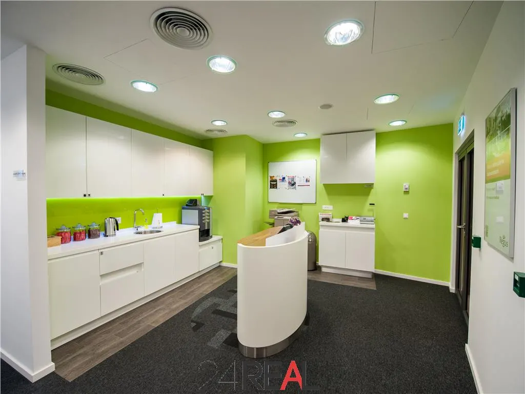Birouri de inchiriat - servicii incluse - aproape de Marriott — 3