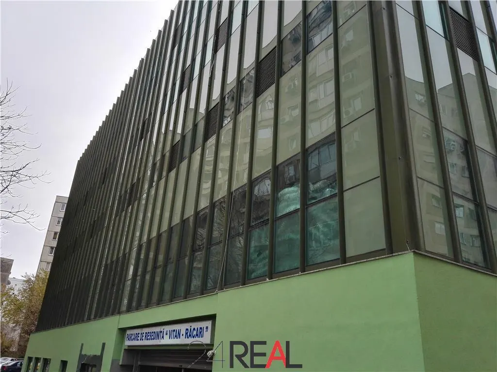 Vanzare cladire pe etaje - pretabil clinica, spital — 2