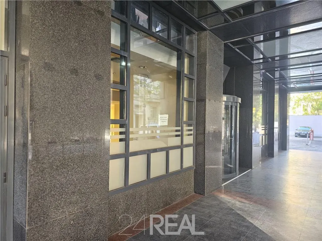 Spatiu comercial stradal ultracentral 445 mp — 2