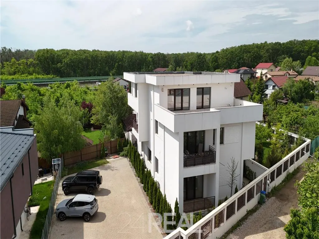 Etaj de vanzare in vila - 2 locuri de parcare incluse — 2