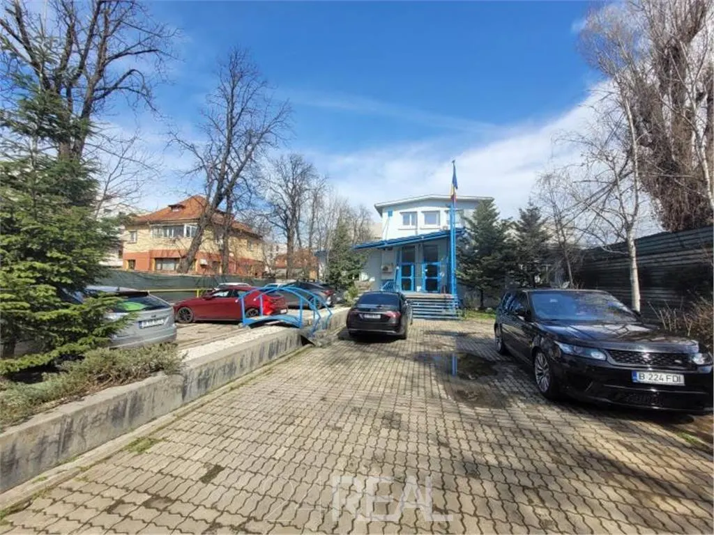 Inchiriere Vila pretabil spatiu birouri sau clinica - 1582 mp — 3