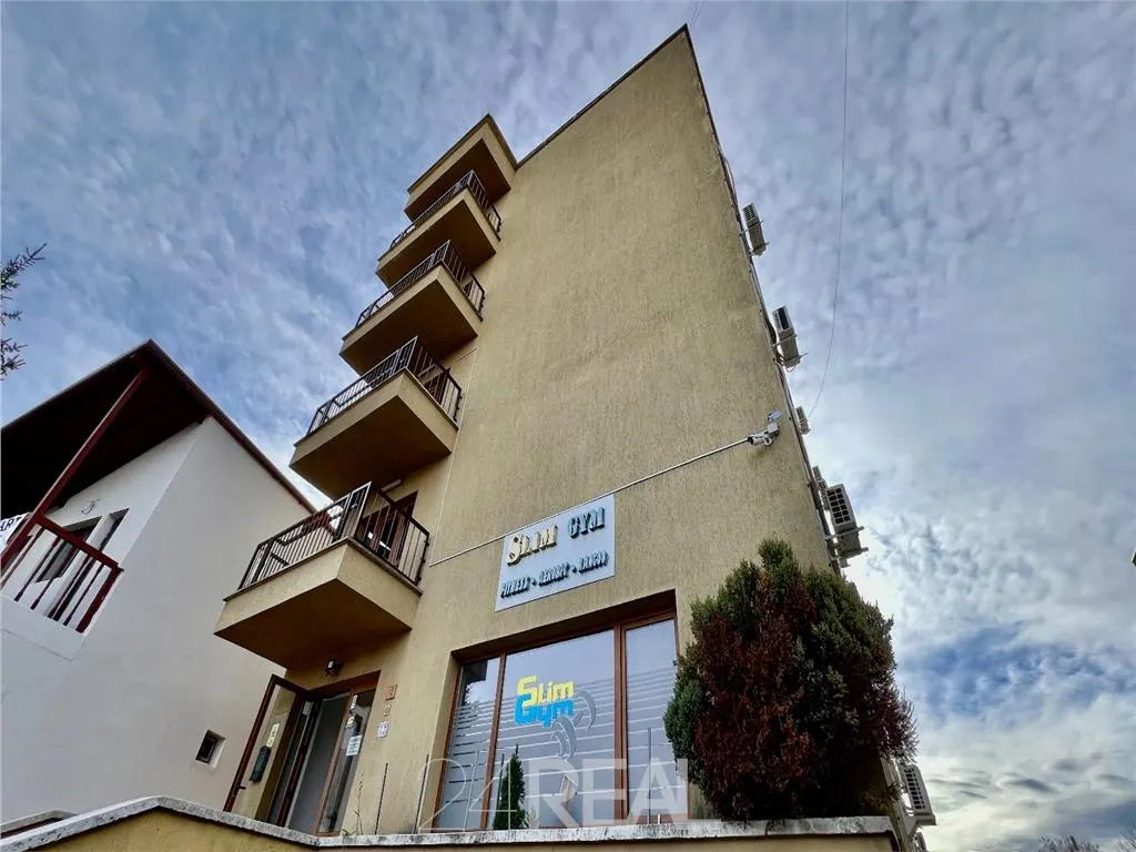 Vanzare cladire multifunctionala in Otopeni - Str. Polona — 2