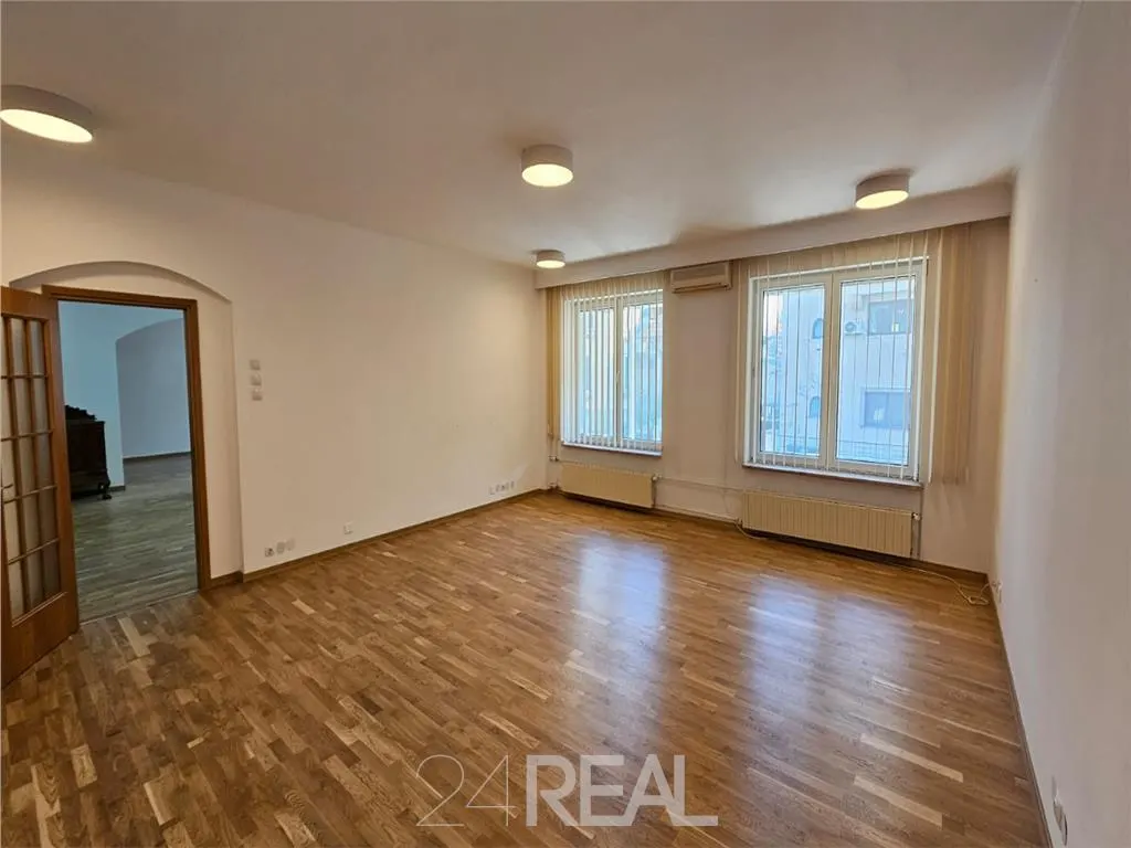 Vanzare birou langa Herastrau/Arcul de Triumf parter 400 mp — 2