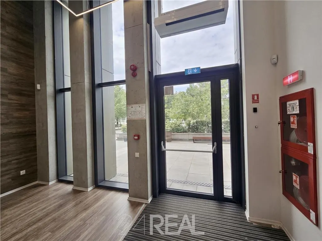 Inchiriere spatiu comercial stradal Timpuri Noi — 2