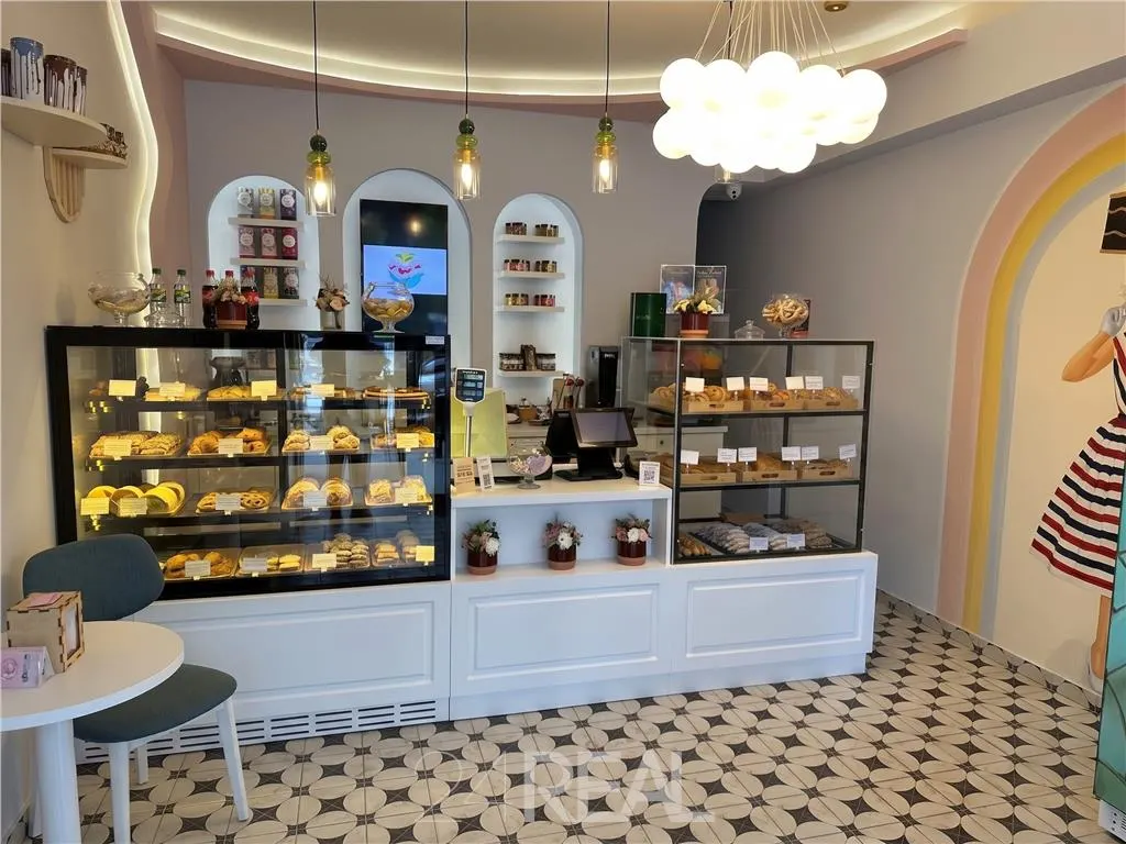 Inchiriere spatiu pretabil Horeca — 2