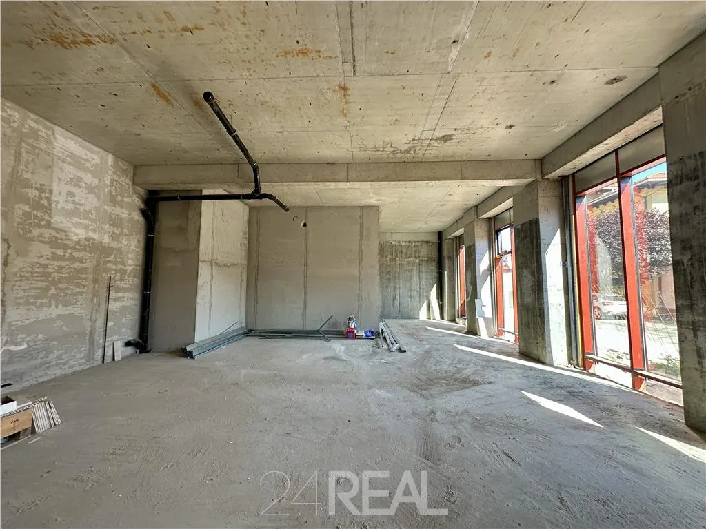 Spatii comerciale de inchiriat de la 72mp — 3